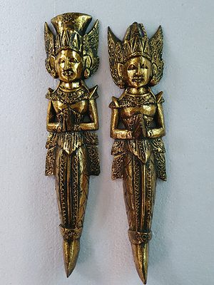 Rama & Sita wall statues CPW31 - hand carved by the creative Balinese. Hang them beside your door as a special welcome to your guests.
