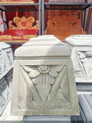 Beautifully moulded concrete Balinese Umbrella Stand. Handcrafted by our Balinese artisans for you in an intricate design.