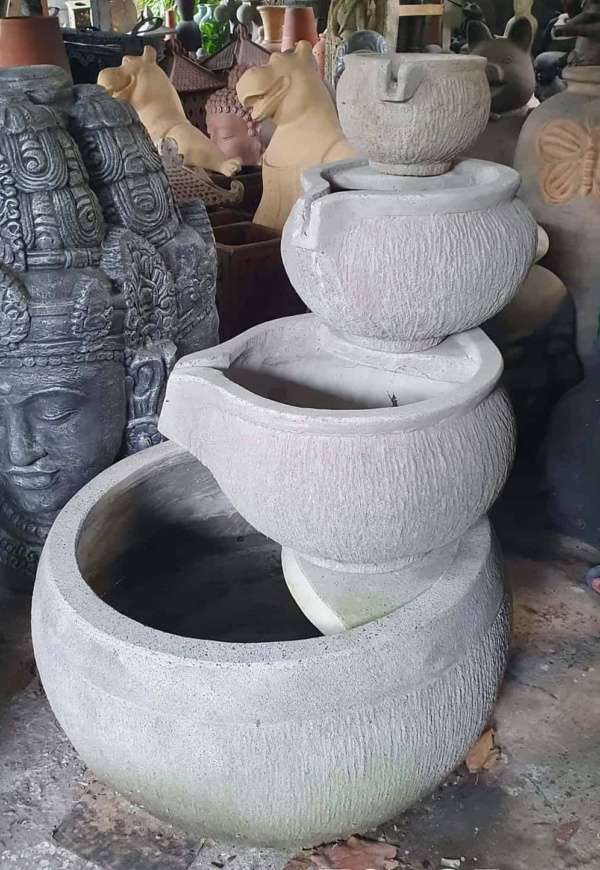 The Balinese water feature CPS172 is a stunning decorative piece. Create a calming and tranquil atmosphere, and with sound of trickling water in your garden