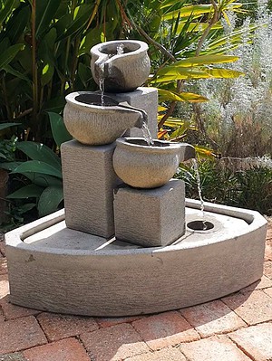 The Triple bowl FOUNTAIN CPS171 is a stunning decorative piece. Create a calming and tranquil atmosphere, and with sound of trickling water in your garden