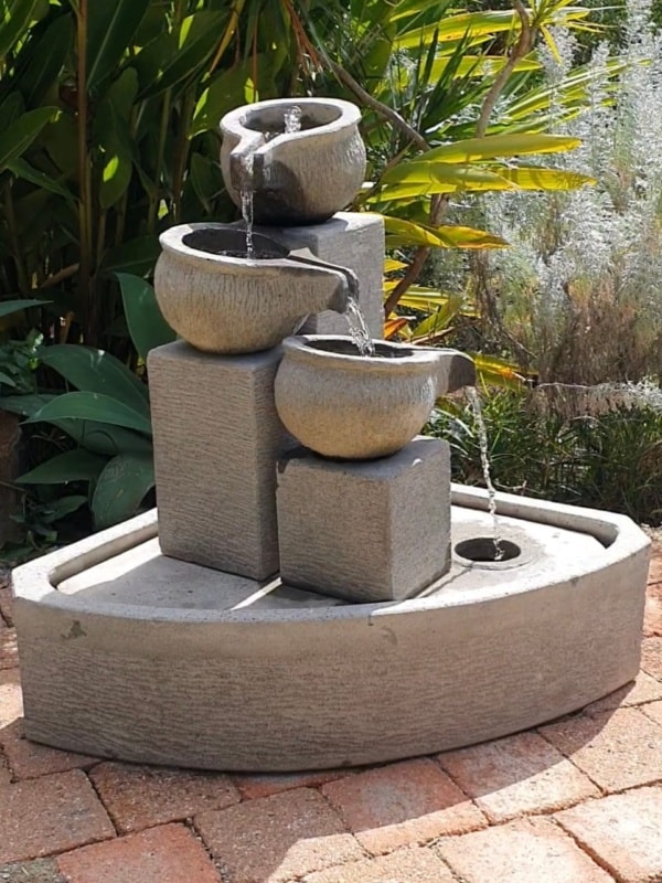 The Triple bowl FOUNTAIN CPS171 is a stunning decorative piece. Create a calming and tranquil atmosphere, and with sound of trickling water in your garden