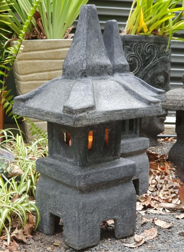 The Garden lantern 50x25cm CPS 51 is designed for both interior and outdoor use by the creative Balinese. Add power or a candle for a special glow.