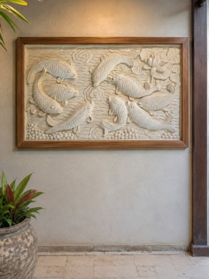This tropical fish wall plaque CPD302 from CasaPandan is made from durable moulded cement. A unique piece that adds a relaxed, coastal touch to any space.